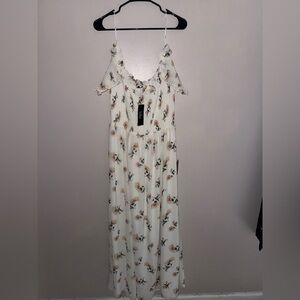 Lulu's White Floral Maxi Dress